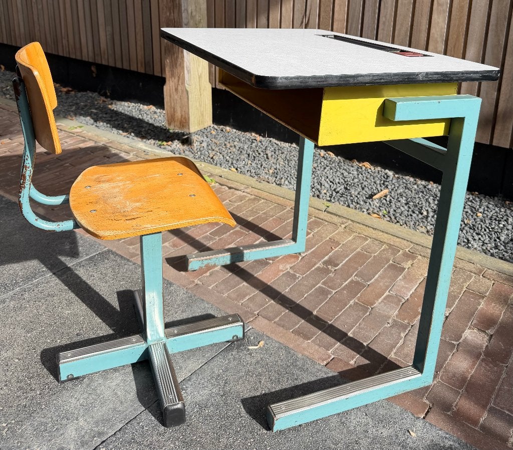 Vintage Kinder Bureau en Stoel - Retro Schoolmeubilair, Kinderen en Baby's, Ophalen, Gebruikt, Tafel(s) en Stoel(en)