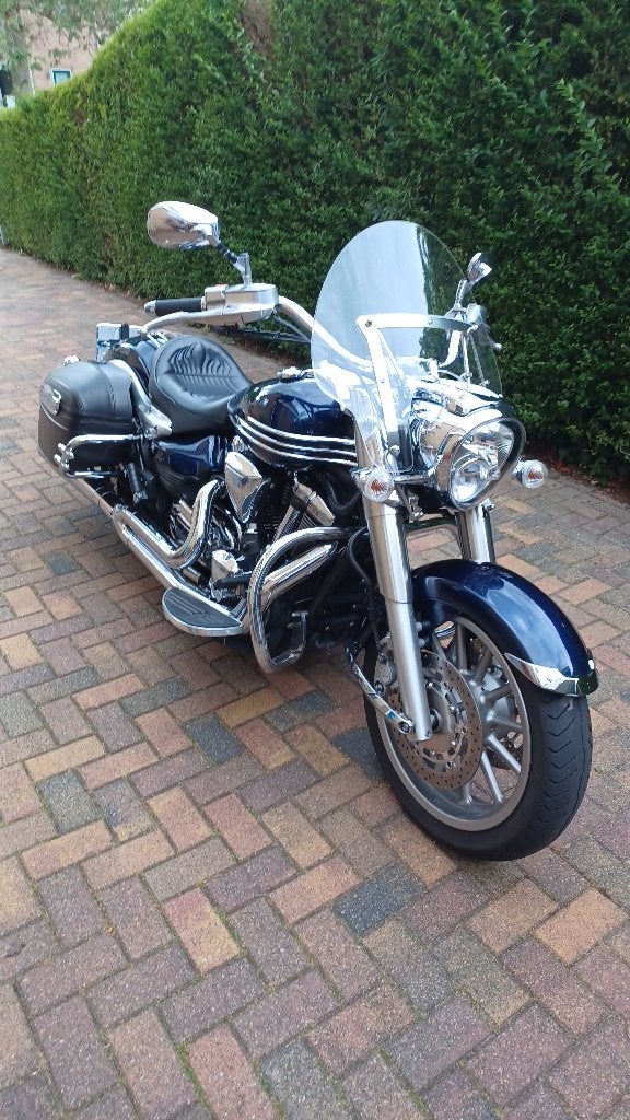 Yamaha Midnight Star XV1900 - Cruiser met lage km-stand, 2 cilinders, Motorrijbewijs A, Gebruikt, 1900 cc
