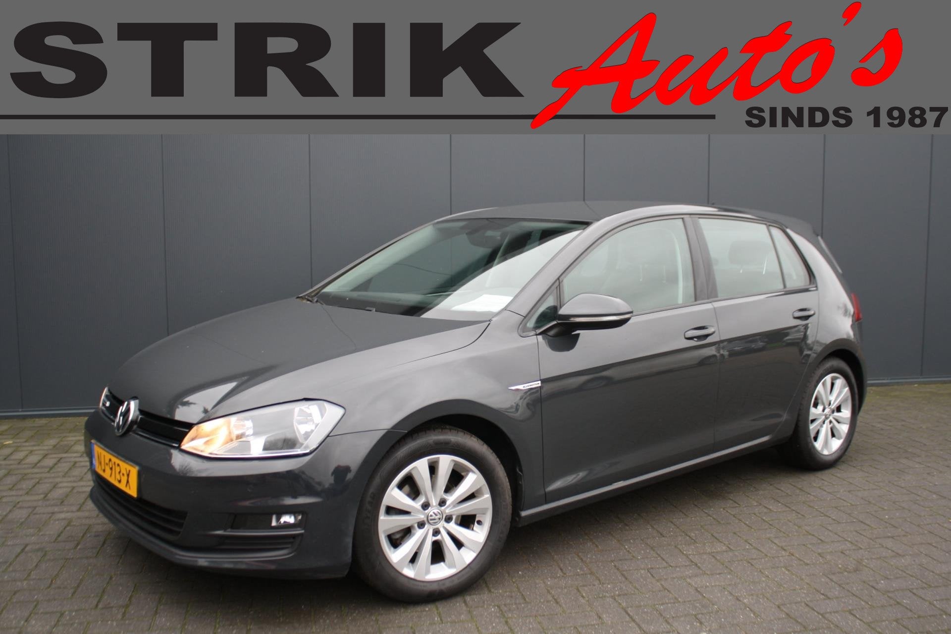 Volkswagen Golf 1.0 TSI Comfortline - RIJKLAAR - NAVIGATIE -, Auto's, Voorwielaandrijving, Gebruikt, Automatische klimaatregeling