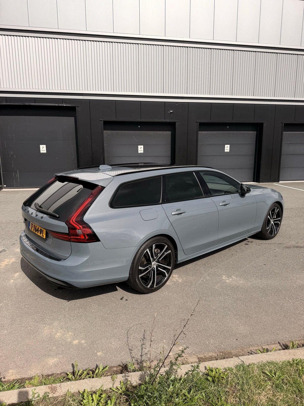 Volvo V90 T6 Recharge R-design (Pano,HUD,360,memory,standk.), Auto's, Automaat, Dealer onderhouden, Startonderbreker, V90