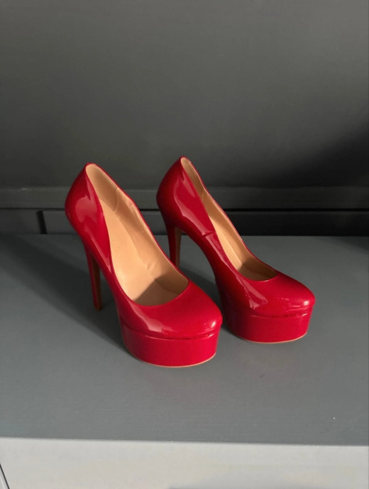 Rode Stiletto Pumps met Plateauzool - 17 cm Hakhoogte, Kleding | Dames, Pumps, Nieuw, Ophalen of Verzenden, Rood