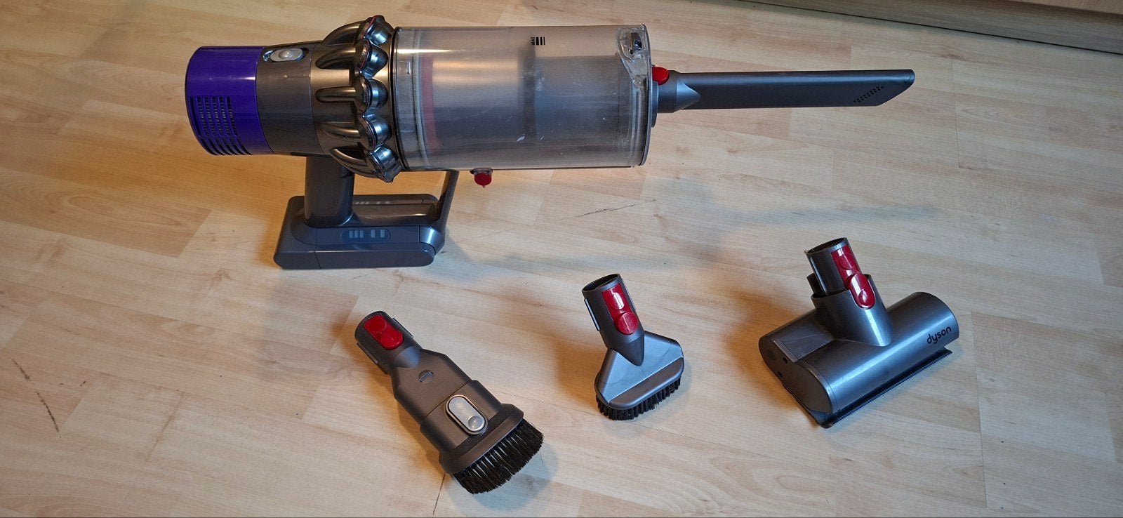 Foto 7 van Dyson Cyclone V10 - Draadloze stofzuiger