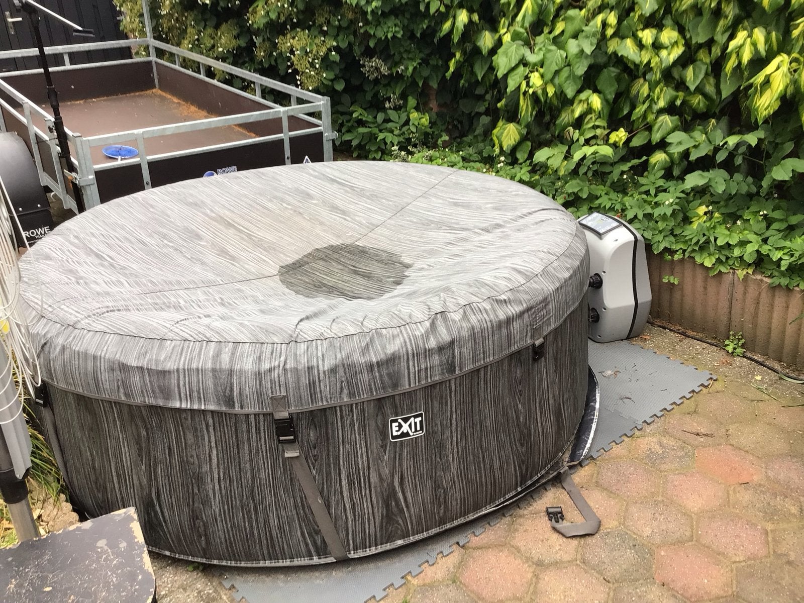 Jacuzzi / Spa met bubbels en verwarming - Zo goed als nieuw, Ophalen, Zo goed als nieuw, Afdekzeil, Opblaasbaar