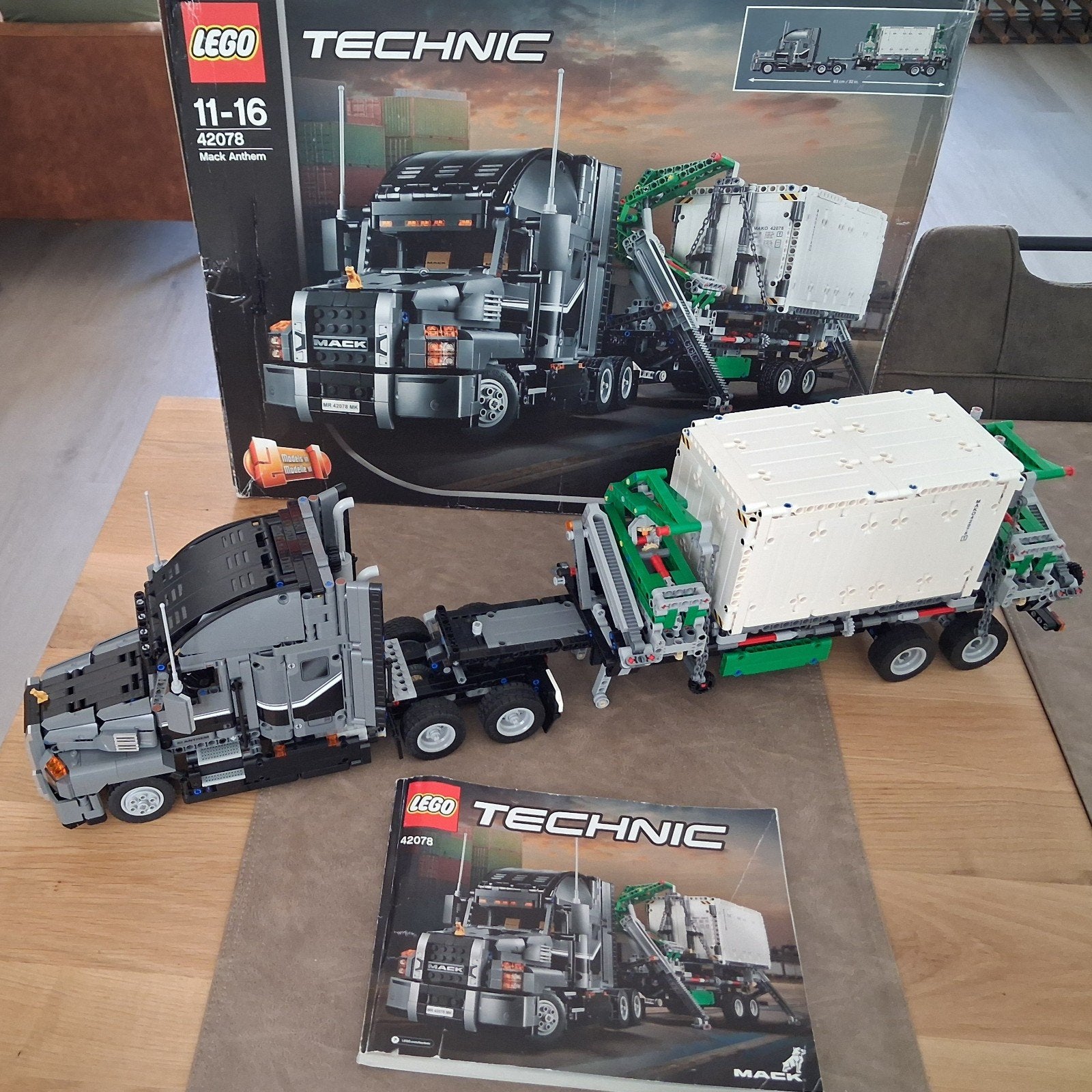 Lego Technic Mack Anthem 42078 met doos en bouwboek, Compleet, Lego, Ophalen of Verzenden, Zo goed als nieuw