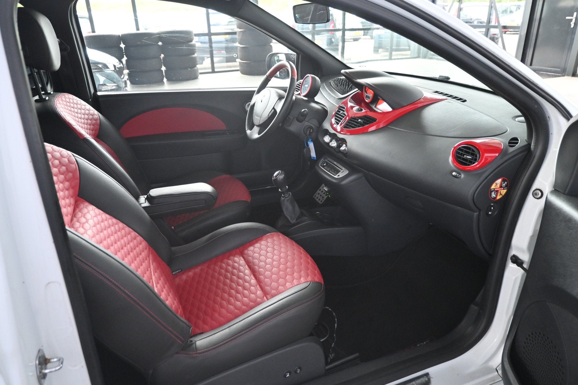 Renault Twingo 1.2 16V Dynamique Airco Stoelverwarming / Mas, Auto's, Renault, Twingo, Gebruikt, 4 cilinders, Met garantie (alle)