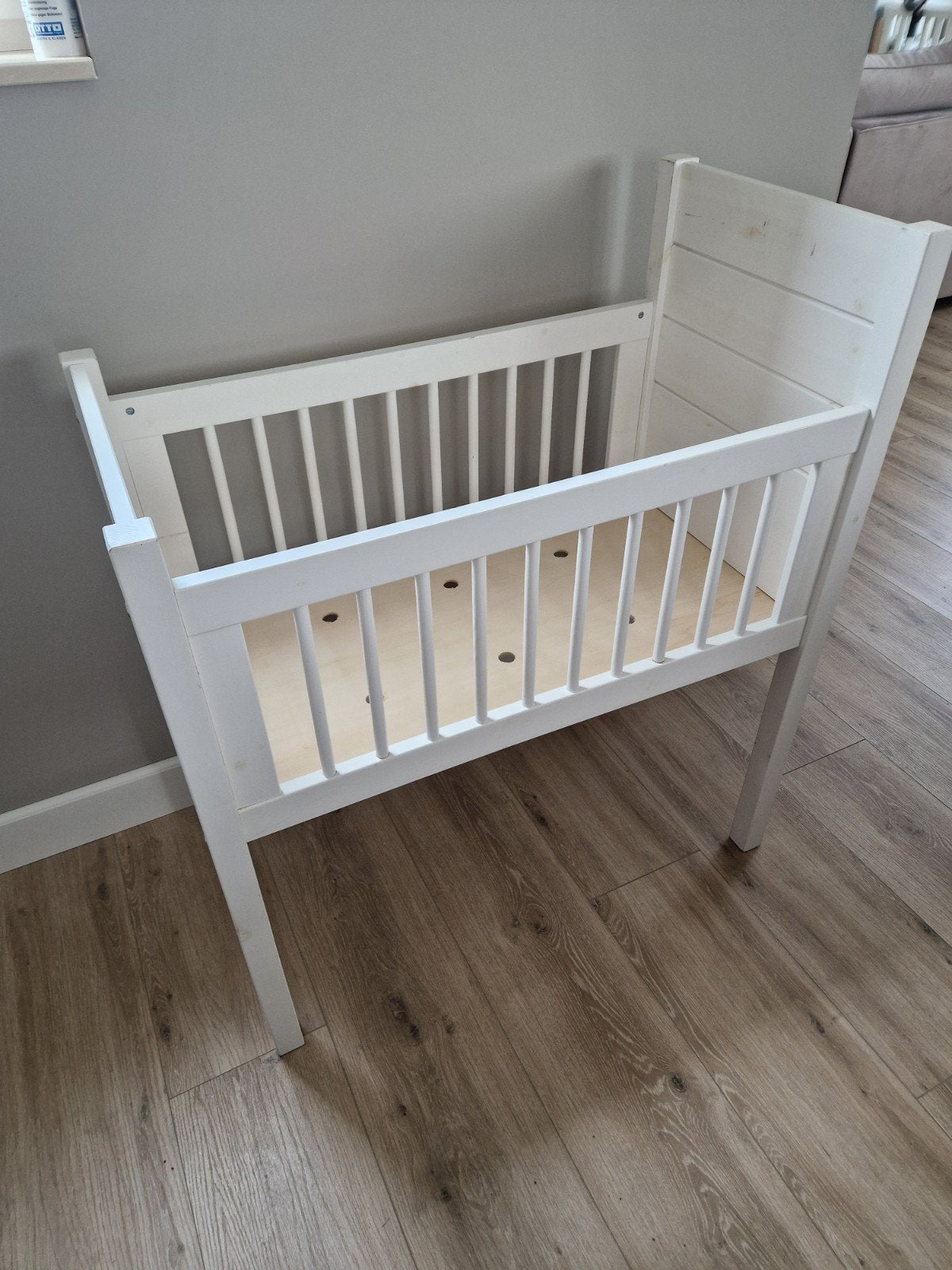 Witte wieg inclusief 2 matrasjes, Kinderen en Baby's, Ophalen, Zo goed als nieuw, Wieg