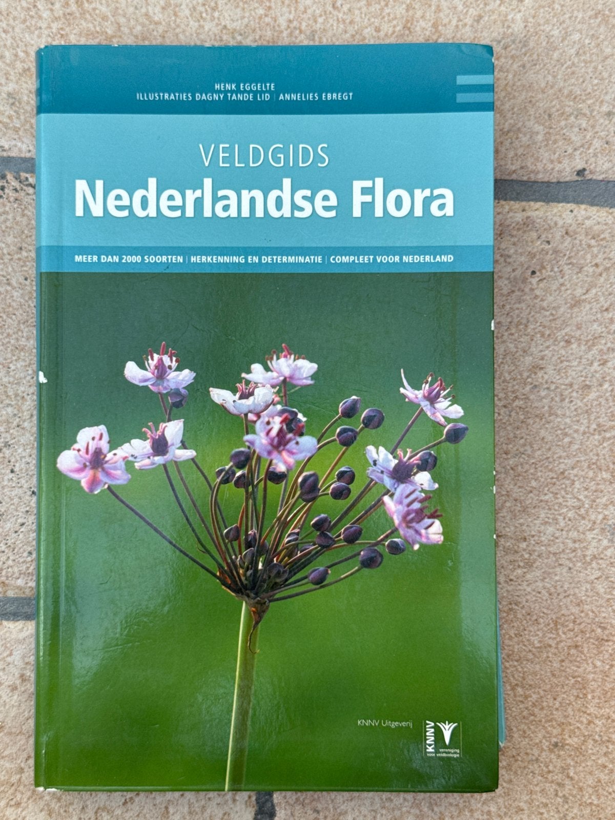 Veldgids Nederlandse Flora - Meer dan 2000 soorten, Ophalen of Verzenden, Zo goed als nieuw, Bloemen, Planten en Bomen
