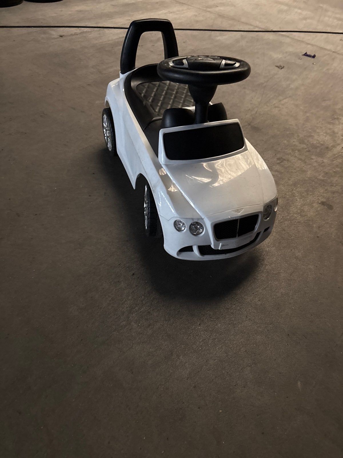 Witte Bentley loopauto voor kinderen, Kinderen en Baby's, Ophalen of Verzenden, Gebruikt, Loopvoertuig