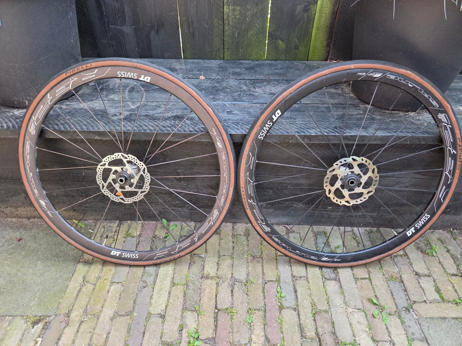 DT Swiss Spline R32 wielen met Pirelli P Zero 28mm banden, Gebruikt, DT Swiss, Aluminium, Racefiets
