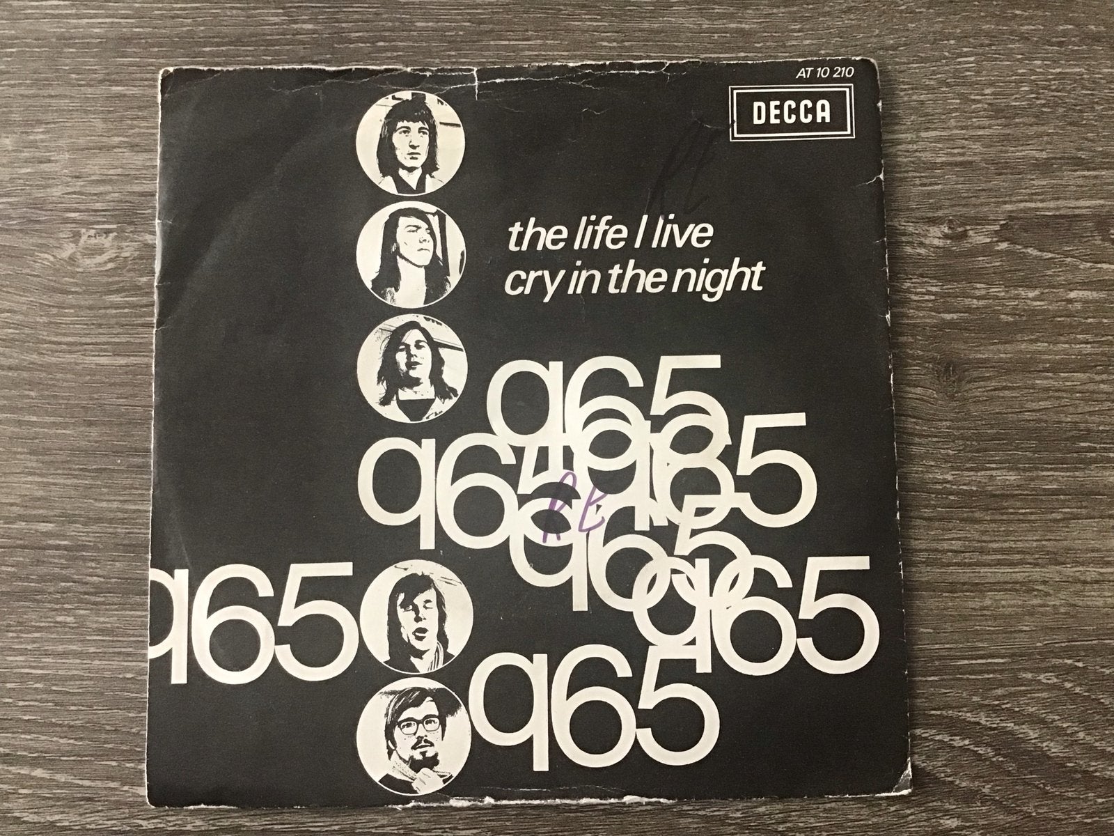 Q65 - The Life I Live / Cry in the Night (7 inch vinyl), Cd's en Dvd's, Gebruikt, Originele persing, 7 inch, Ophalen of Verzenden