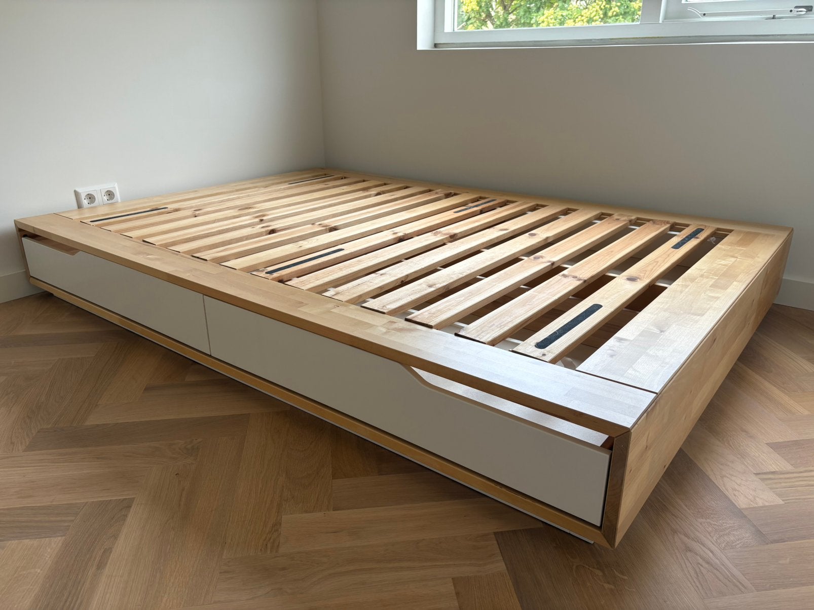 Bedframe 140*200 wit en hout met opbergruimte Ikea Mandal, Huis en Inrichting, Ophalen, Tweepersoons, 140 cm, Zo goed als nieuw