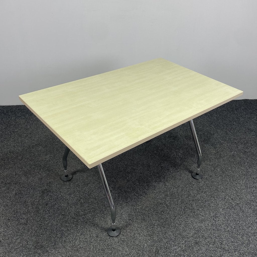 Vitra Ad Hoc Tafel - 120 x 80 cm | Ahorn Blad 25155, Huis en Inrichting, Bureaus, Ophalen, Gebruikt