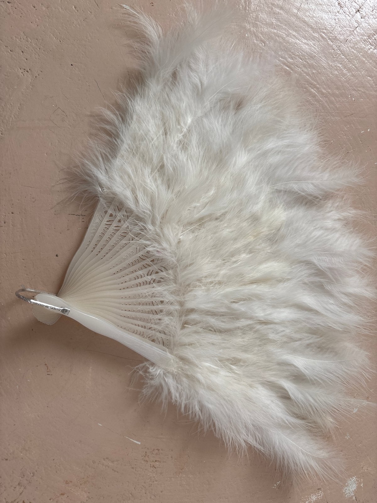 Witte veren waaier - Elegant accessoire, Kleding | Dames, Overige Dameskleding, Zo goed als nieuw, Verzenden