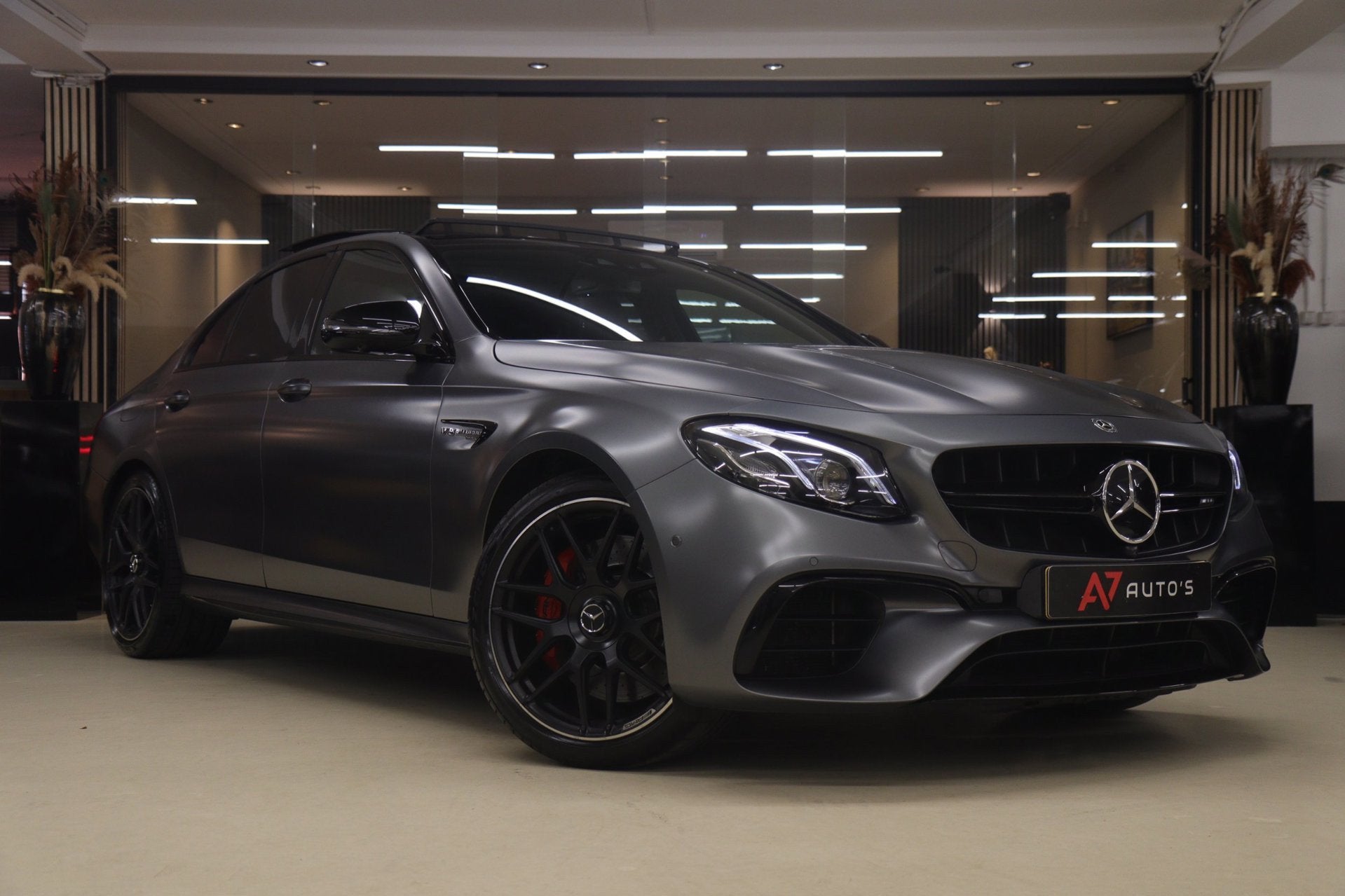 Mercedes-Benz E-klasse AMG 63 S 4MATIC PANO/BUR/360CAM/MEM/S, Auto's, Automaat, Gebruikt, Leder, Vierwielaandrijving