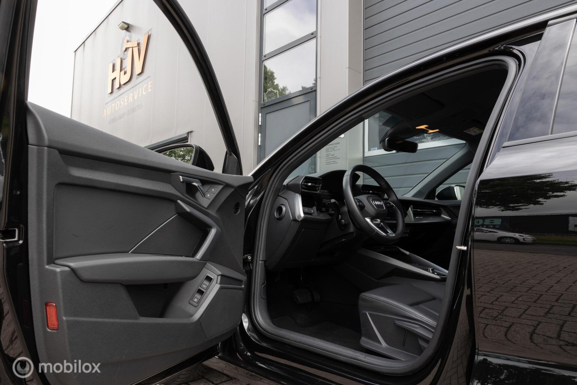 Audi A3 Sportback 40 TFSI e Business edition BTW auto, Auto's, Euro 6, 4 cilinders, Zwart, Leder