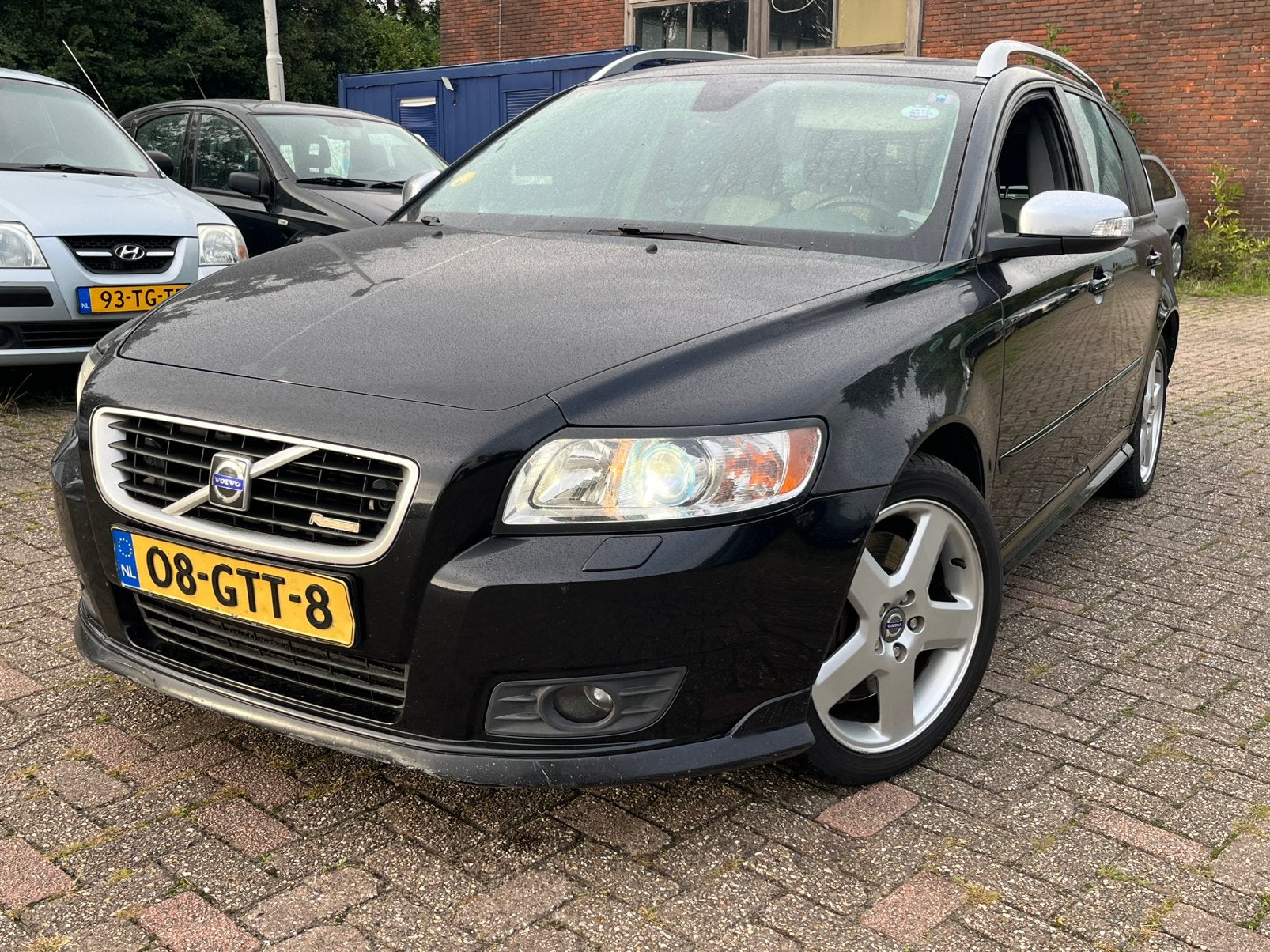 Volvo V50 2.0 D AUTOMAAT 2008 Zwart R DESIGN / XENON  /, 136 pk, 4 cilinders, 700 kg, Zwart