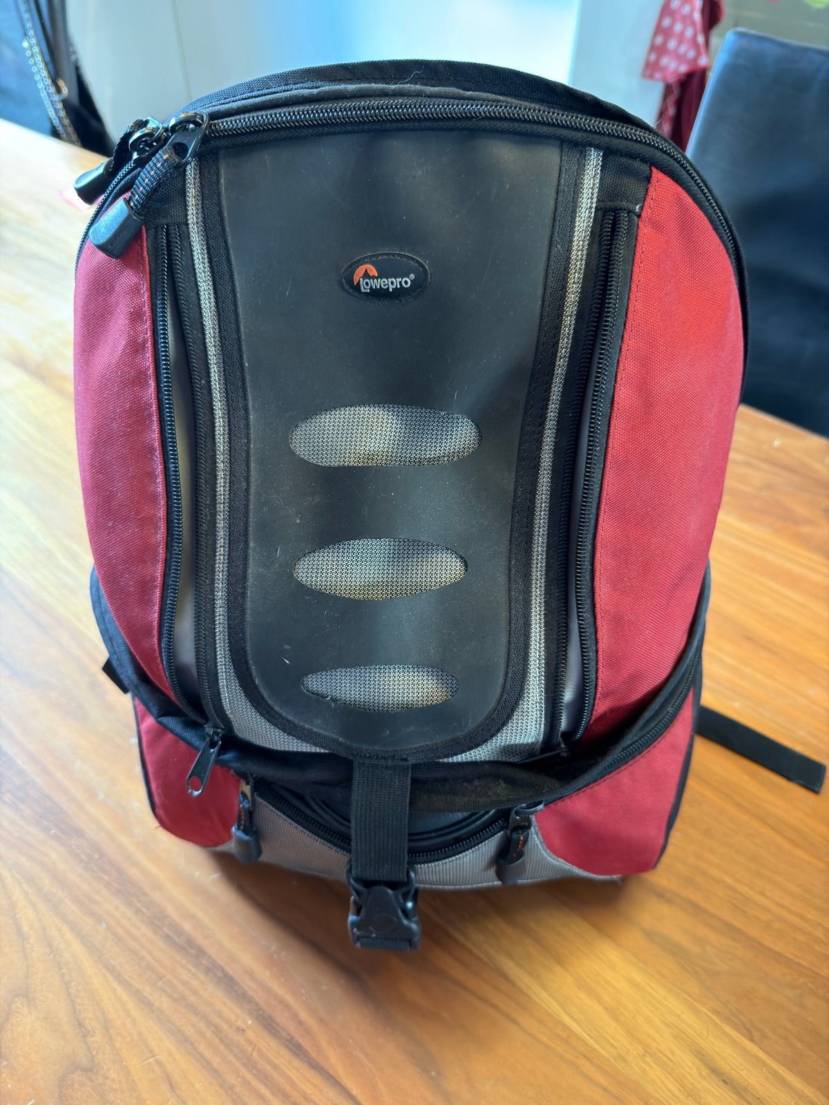Foto 11 van Canon EOS 6D Mark II met 2 lenzen en Speedlite flitser