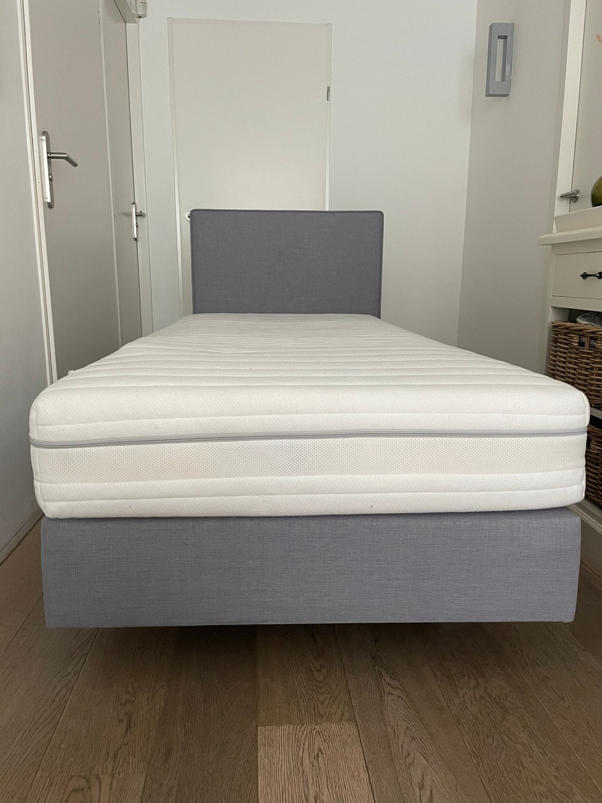 Mooi 1-persoonsboxspring, Ophalen of Verzenden, Gebruikt, Eenpersoons, 90 cm