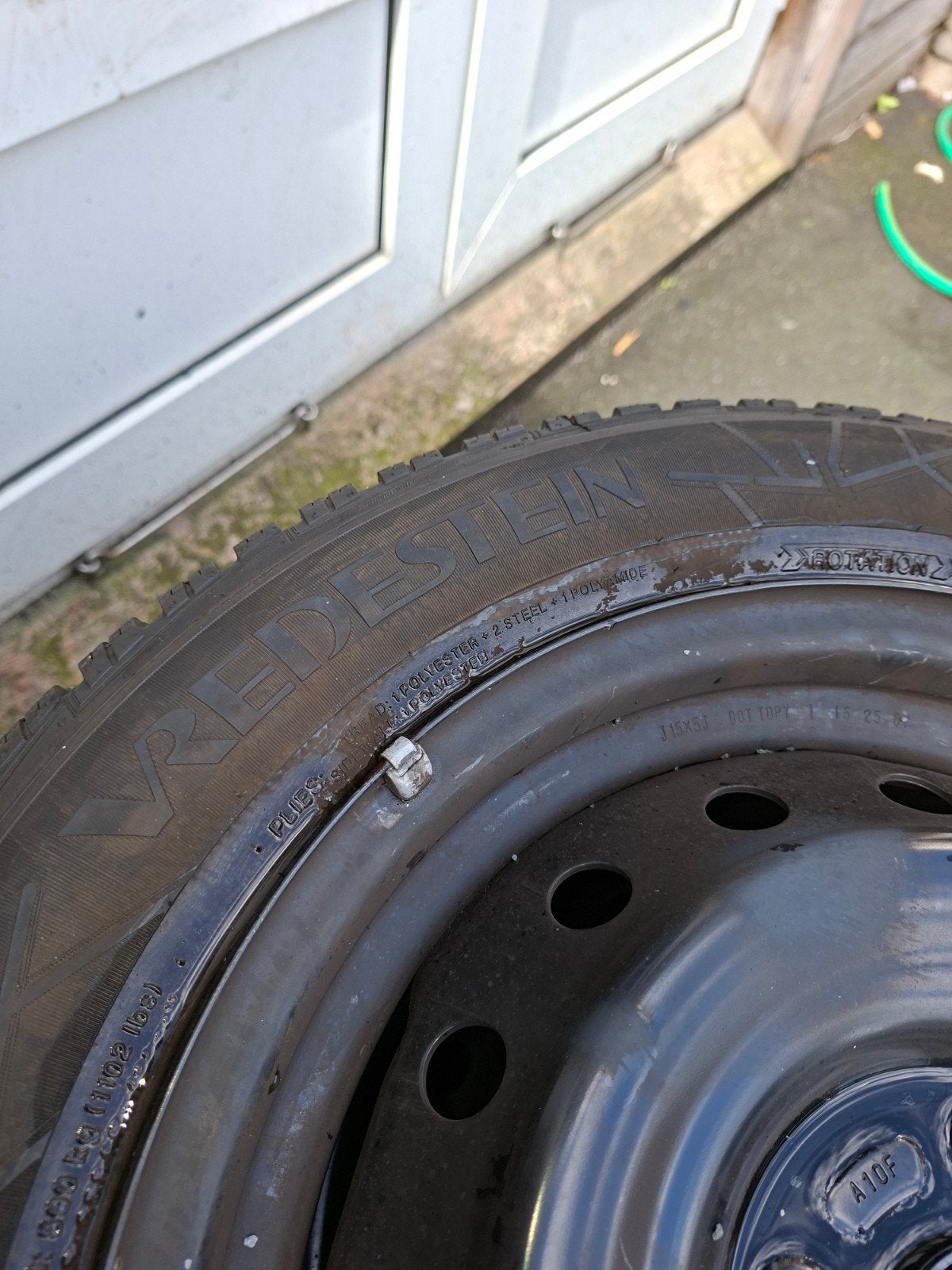 Vredestein winterbanden op stalen velgen 175/65 R15, Ophalen, Gebruikt, 15 inch, 175 mm