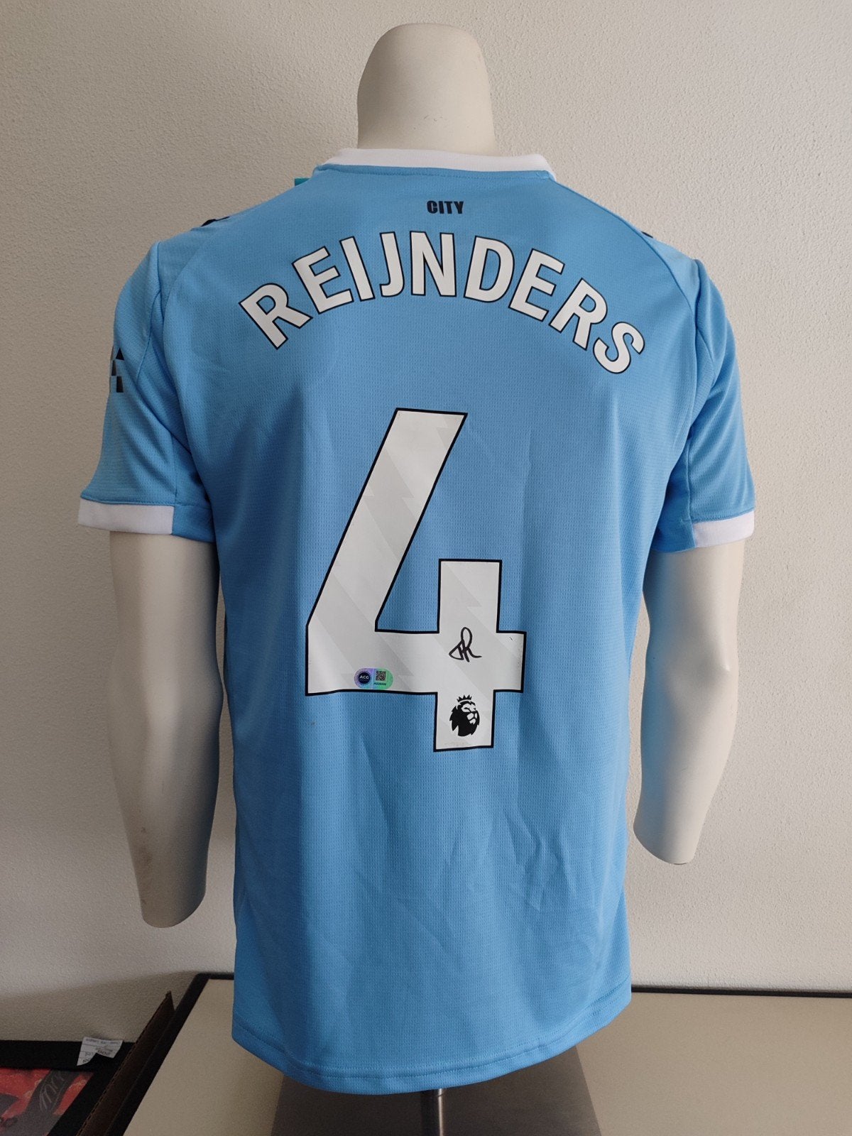 Gesigneerd Manchester City shirt door Tijani Reijnders+ COA, Verzamelen, Ophalen of Verzenden, Nieuw, Buitenlandse clubs, Shirt