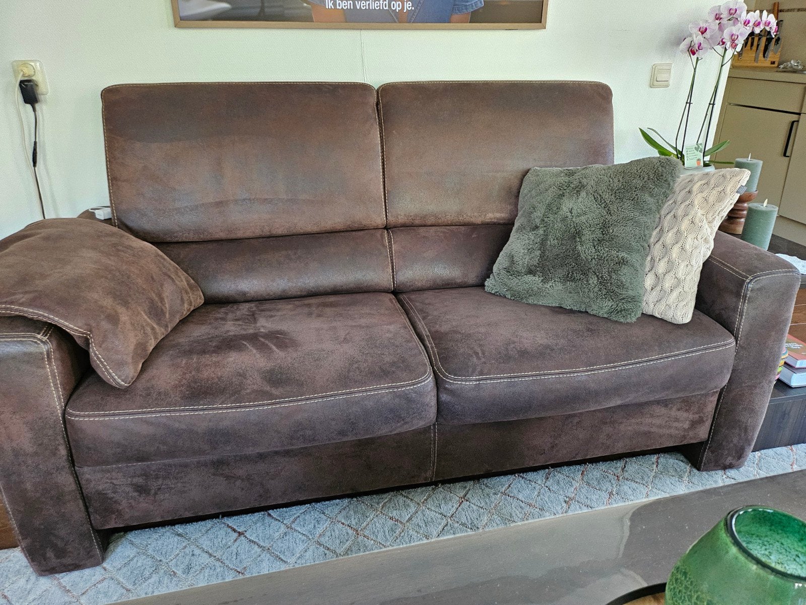 Heerlijk zittende bank van bruin nubuck, Huis en Inrichting, Ophalen, Zo goed als nieuw, Stof