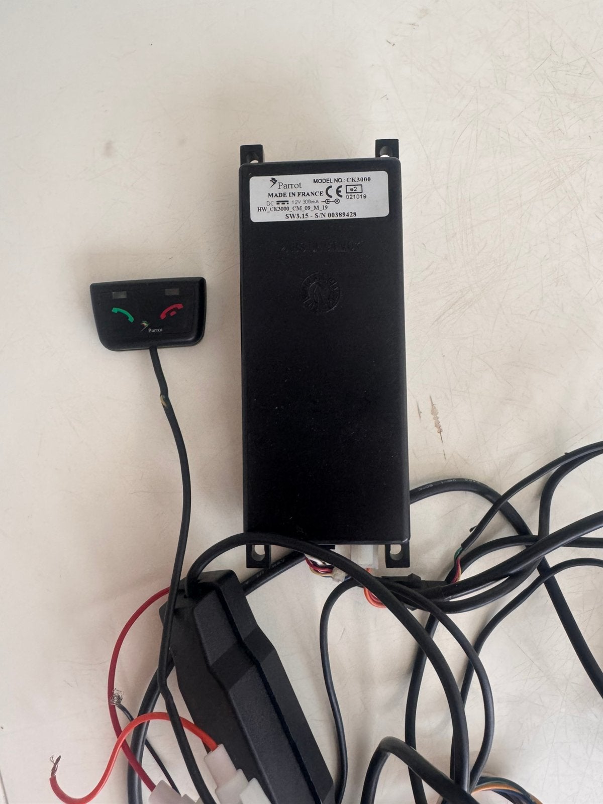 Mooie parrot ck3000 bt carkit voor handsfree bellen, Auto diversen, Ophalen of Verzenden, Zo goed als nieuw