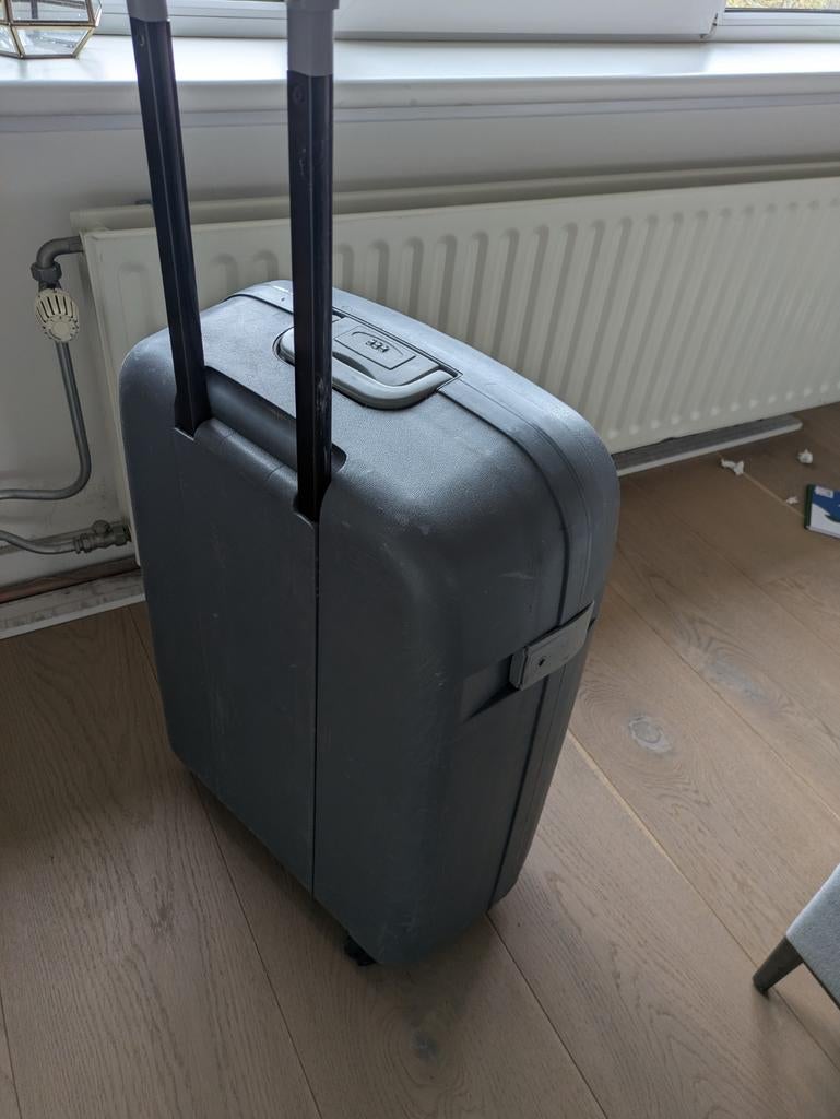 Grote grijze koffer met draaiwieltjes, Ophalen of Verzenden