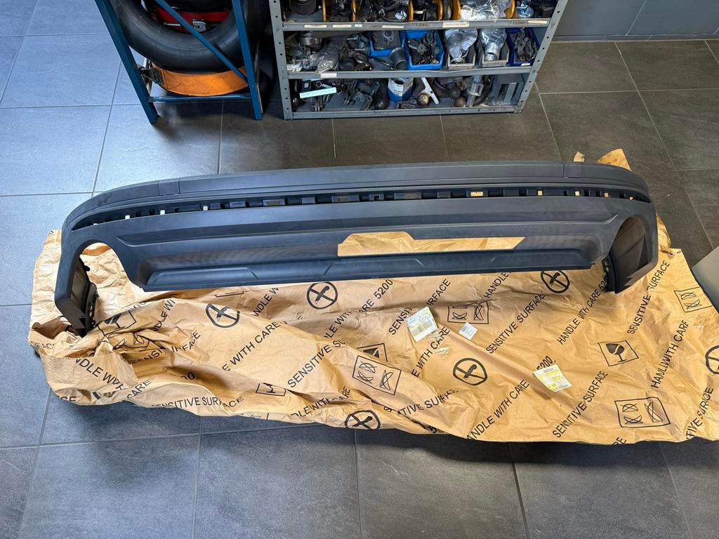 Jong Gebruikte Achterbumper/onderspoiler Volkswagen Toauraq, Ophalen, Gebruikt, Volkswagen, Achter