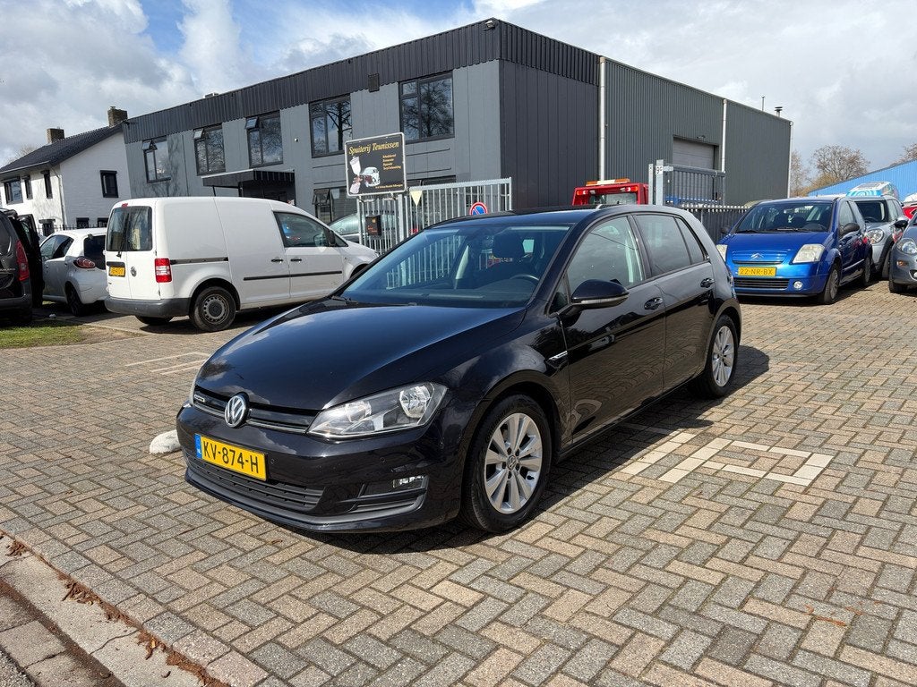 Volkswagen Golf 1.0 TSI Connected Series Nw Apk - Nw Ondh, Auto's, Voorwielaandrijving, Gebruikt, Euro 6, Origineel Nederlands