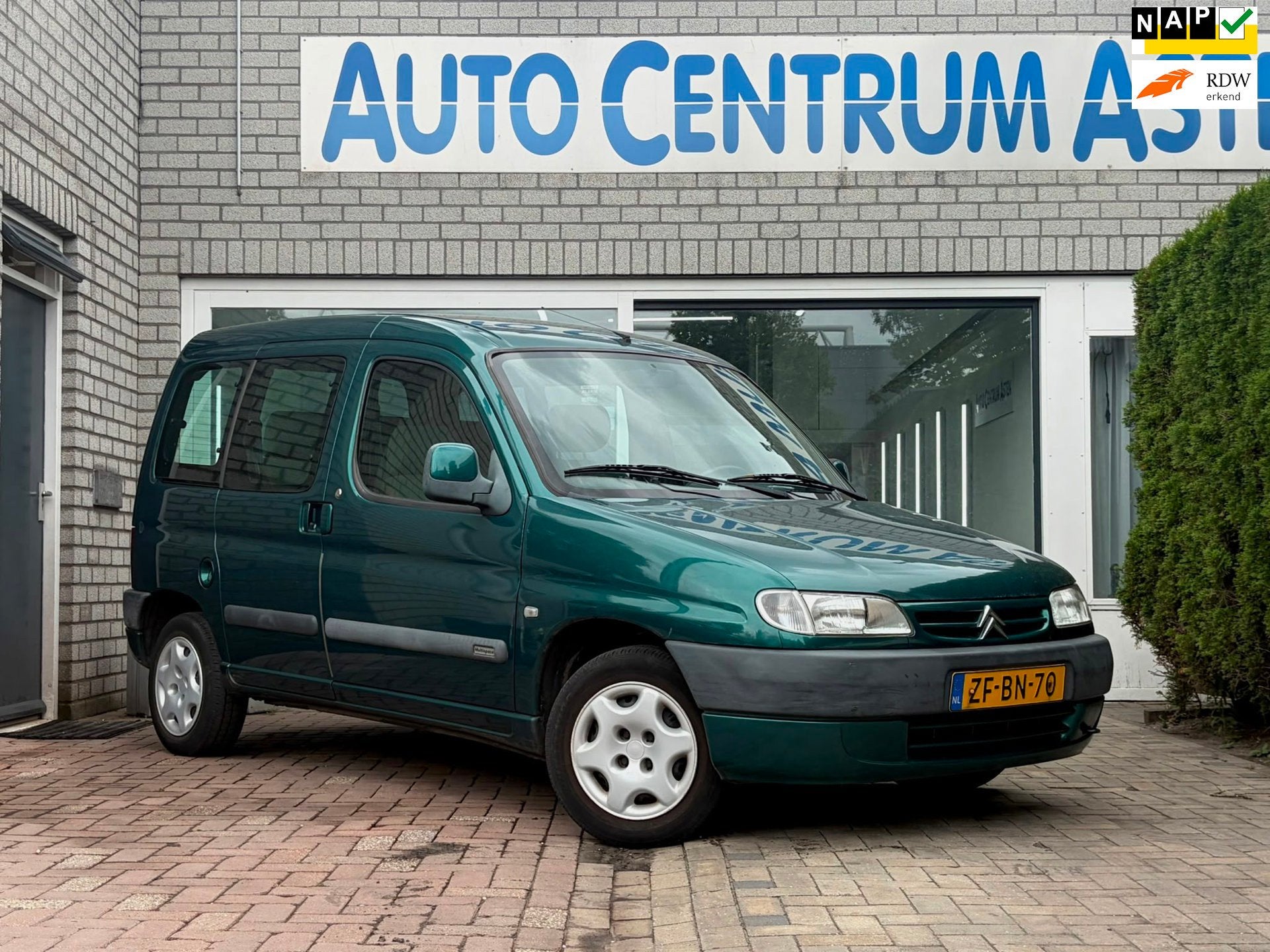 Citroen Berlingo 1.8i Multispace, 4 cilinders, 49 €/maand, 1100 kg, 90 pk