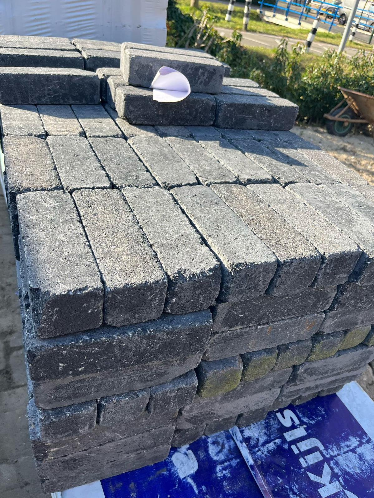 3m2 Antraciet Getrommelde Dikformaat Stenen 21x7x6cm, Ophalen, Nieuw, Beton, Klinkers