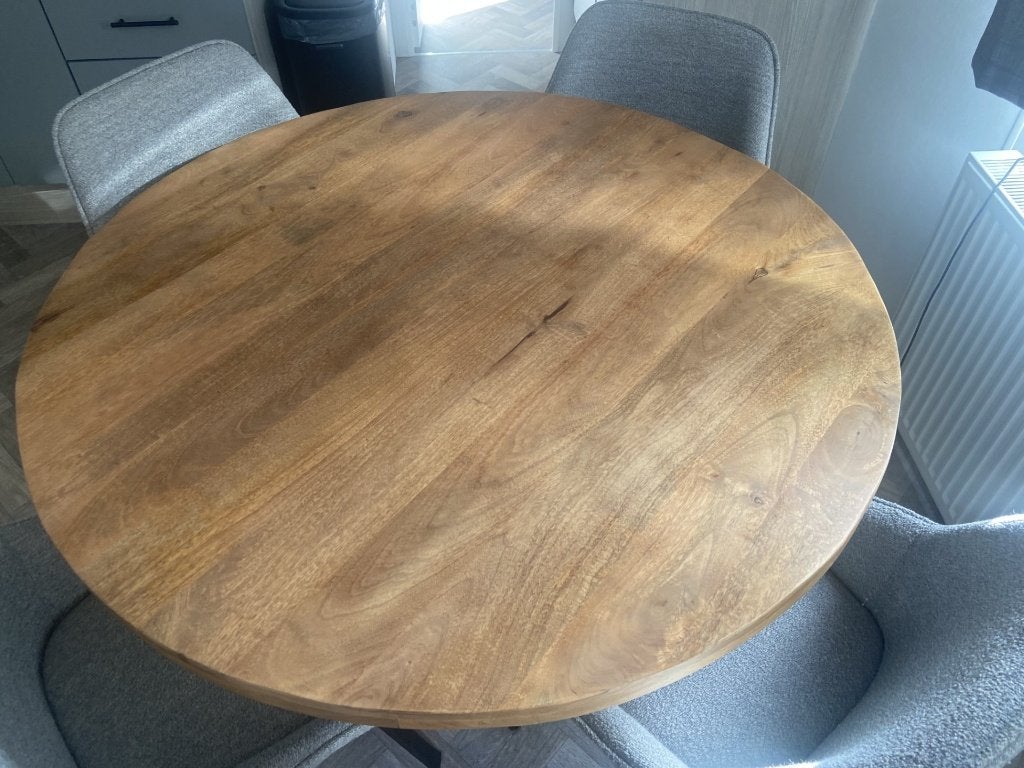 Nieuwe mango eettafel met 4 stoelen en salontafel, Huis en Inrichting, Overige houtsoorten, Rond, Nieuw, Ophalen of Verzenden