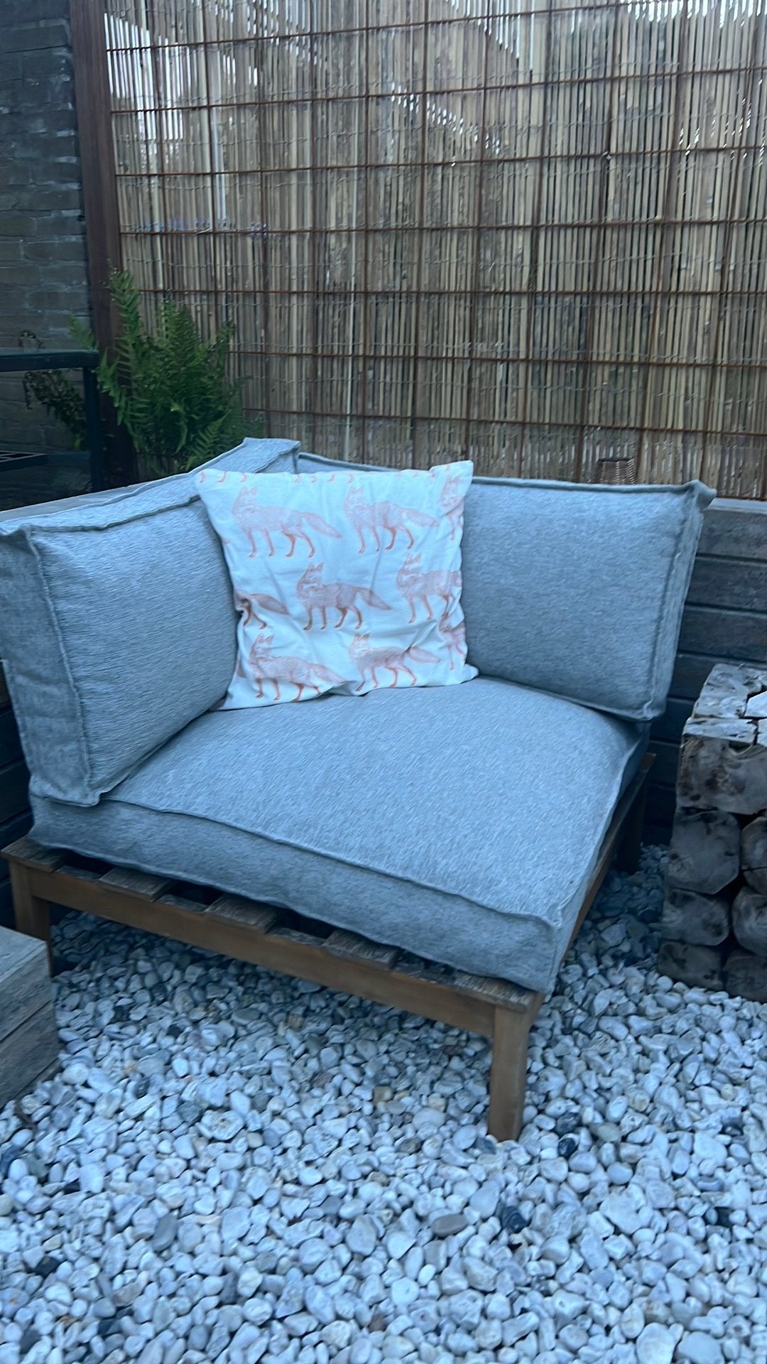 Hoekstoel met kussens grijs, Tuin en Terras, Ophalen, Gebruikt, Hout, Stoel