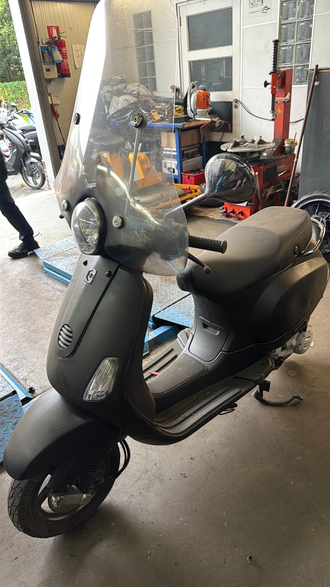 Vespa lx50 loop of sloop 45km, Fietsen en Brommers, Ophalen, Zo goed als nieuw, Benzine, Vespa