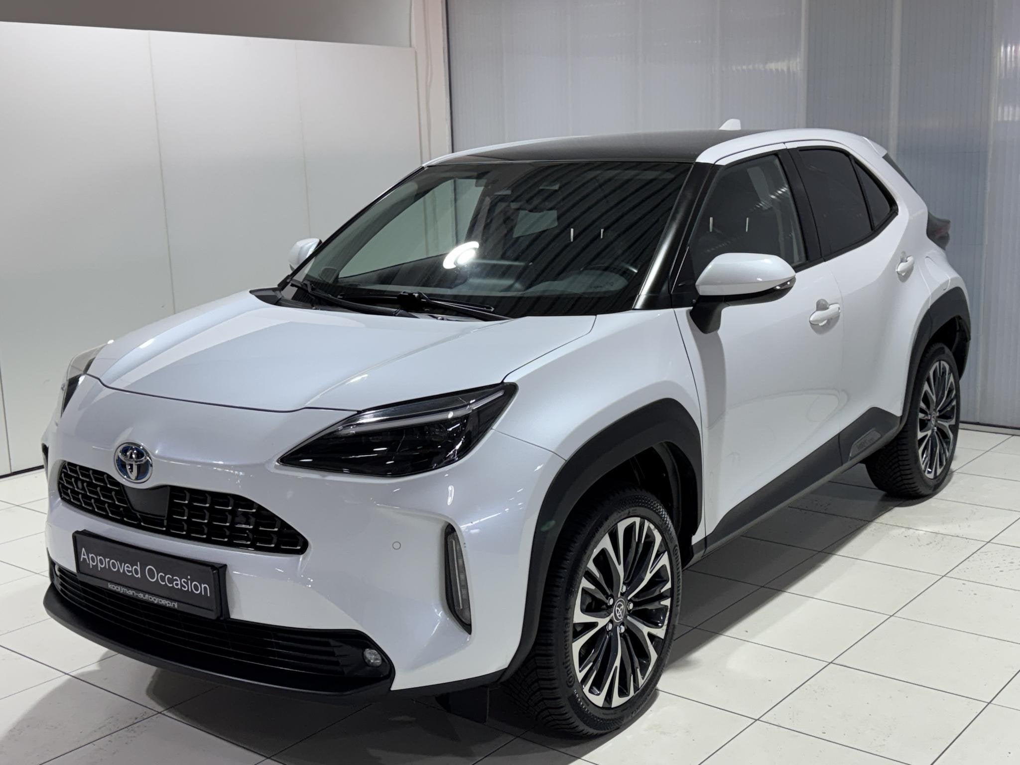 Toyota Yaris Cross 1.5 Hybrid Executive Panoramadak, Stoelve, Gebruikt, Wit, 1490 cc, Bedrijf