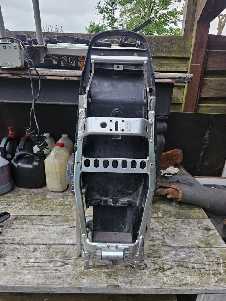 Accubak met subframe Yamaha R6 99-02 ideaal voor ombouw, Motoren, Onderdelen | Yamaha, Ophalen of Verzenden, Gebruikt