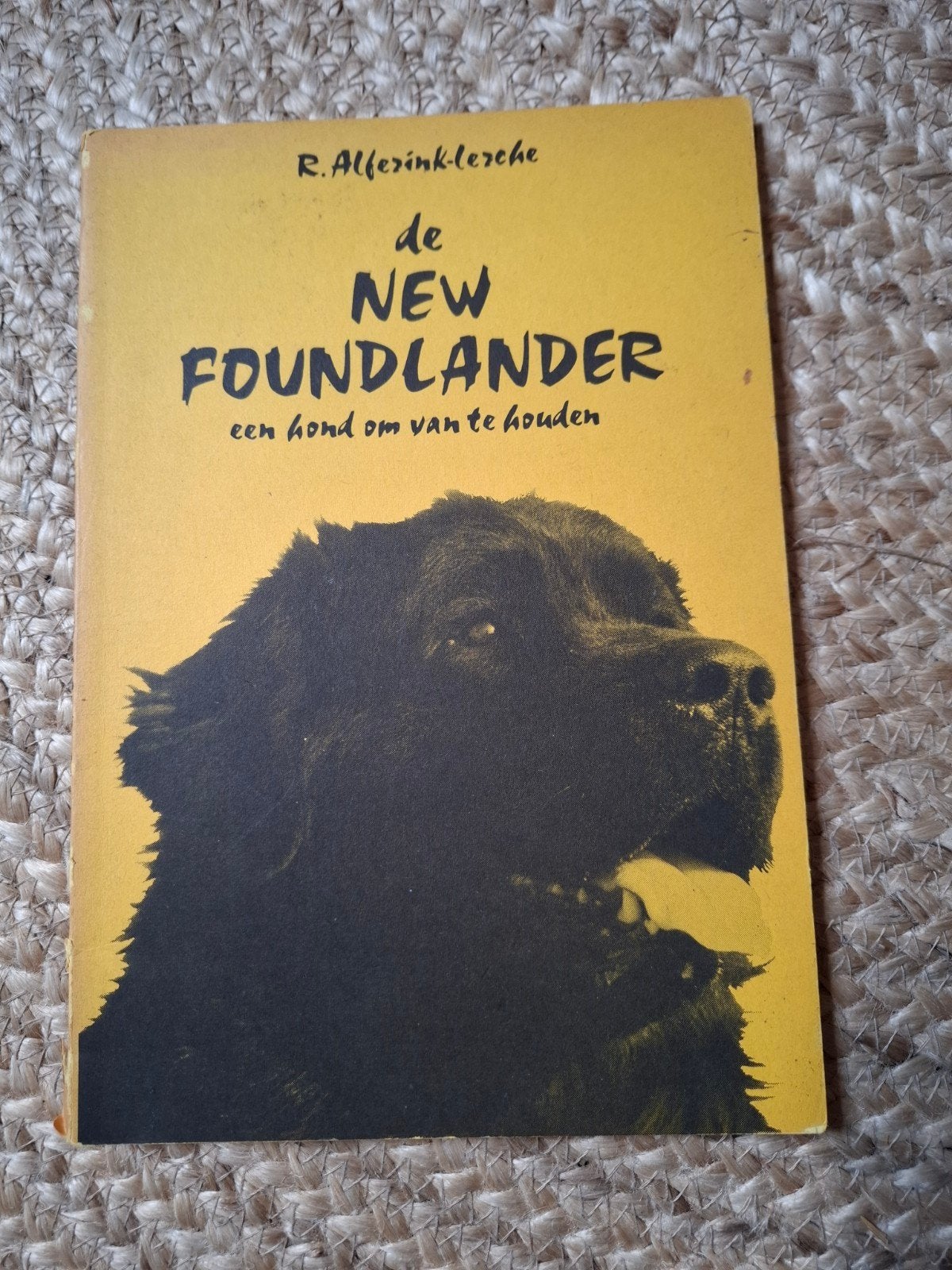 De Newfoundlander: Een hond om van te  - R. Alferink-Le, Ophalen of Verzenden, Gelezen, Honden, R. Alferink-Lerche