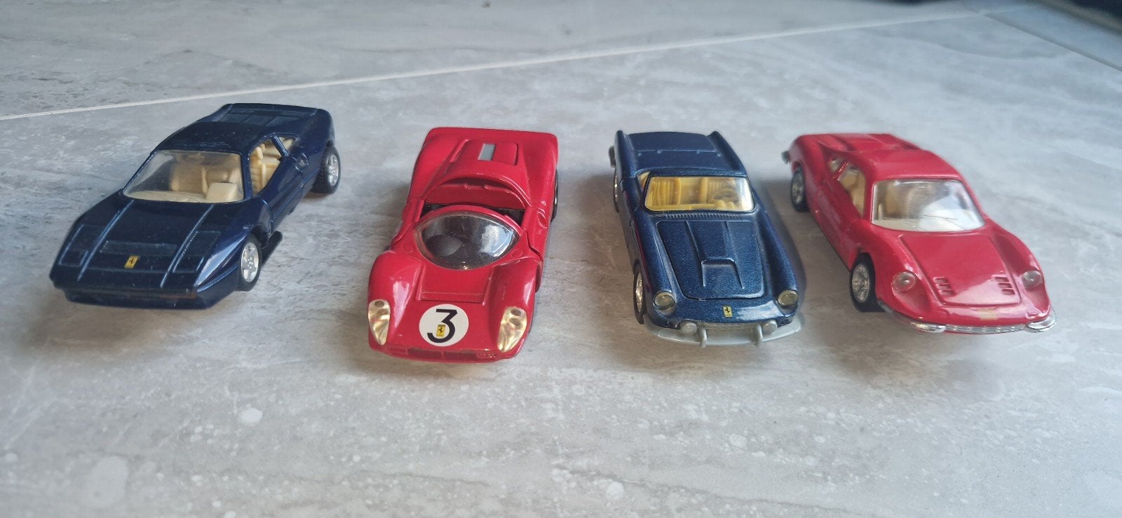 Speelgoed autos 4 Ferrari schaalmodellen 1:36, Ophalen of Verzenden, Zo goed als nieuw
