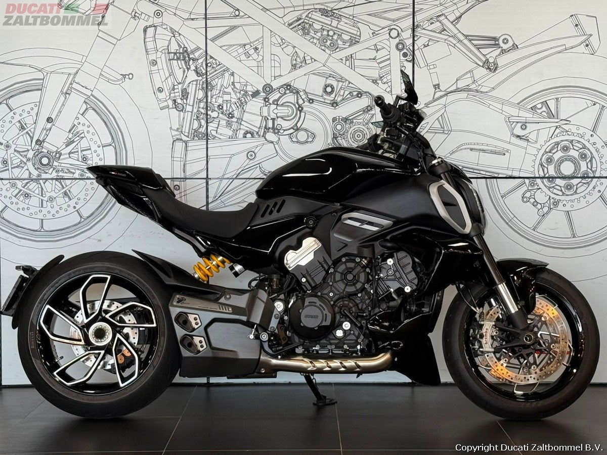 Ducati DIAVEL V4 (bj 2023), Bedrijf, Meer dan 35 kW, 1158 cc, Naked bike