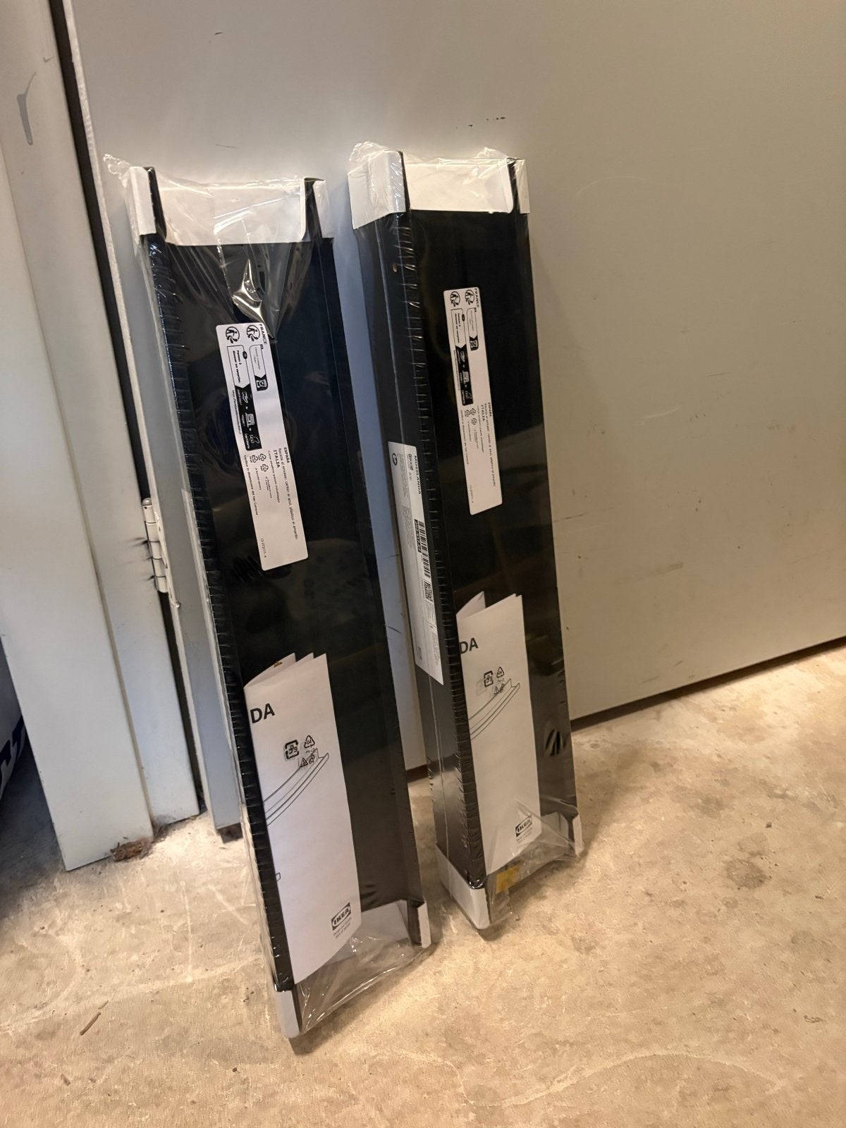 Nieuwe IKEA muurplanken (2 stuks), Ophalen, Nieuw