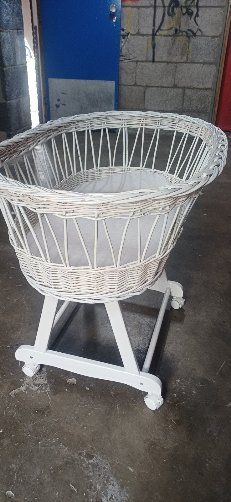 Baby wieg mand  ..wit, Ophalen of Verzenden, Zo goed als nieuw, Wieg