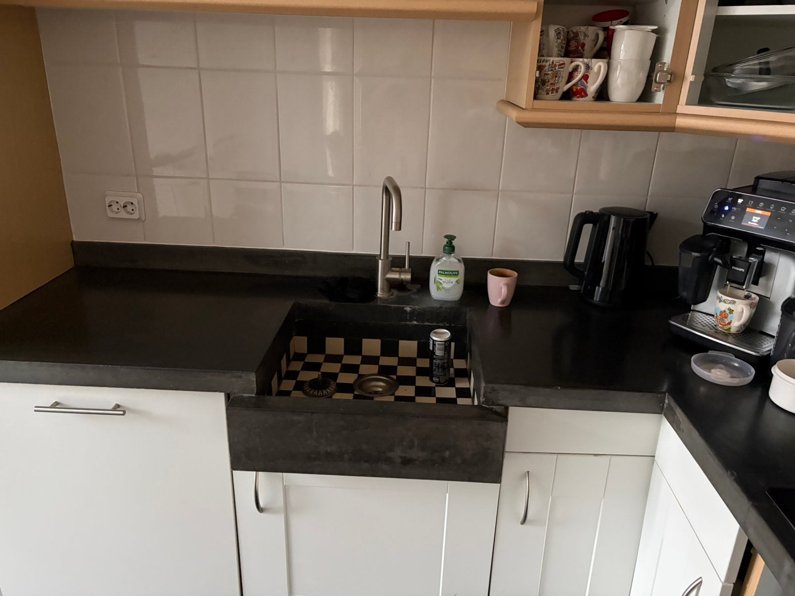 Gratis aanrechtblad beton en tegelbak, Ophalen, Gebruikt, Zwart, Minder dan 100 cm