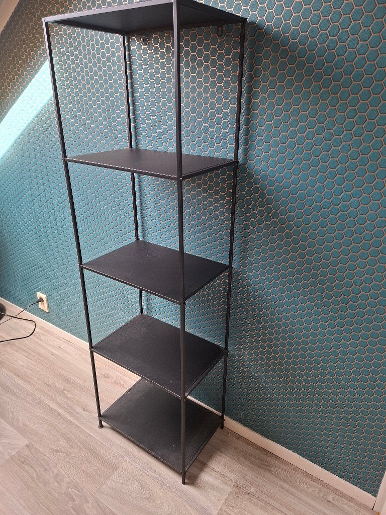 Hoog metalen kastje, Ophalen, Zo goed als nieuw