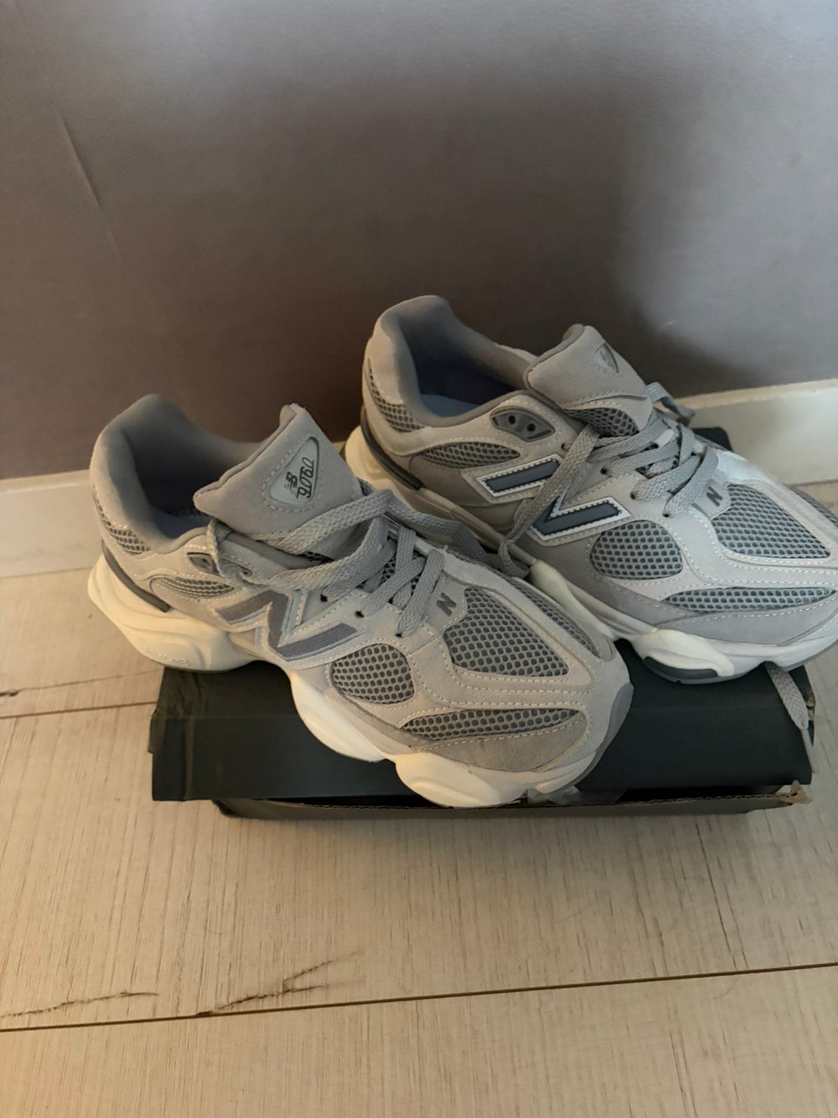 New Balance 40 niet origineel 9060, Ophalen of Verzenden, Zo goed als nieuw, Sneakers of Gympen