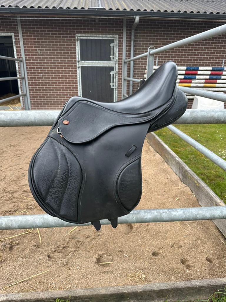 Kent en masters springzadel, Dieren en Toebehoren, Paarden en Pony's | Zadels, Gebruikt, Springen, Ophalen of Verzenden