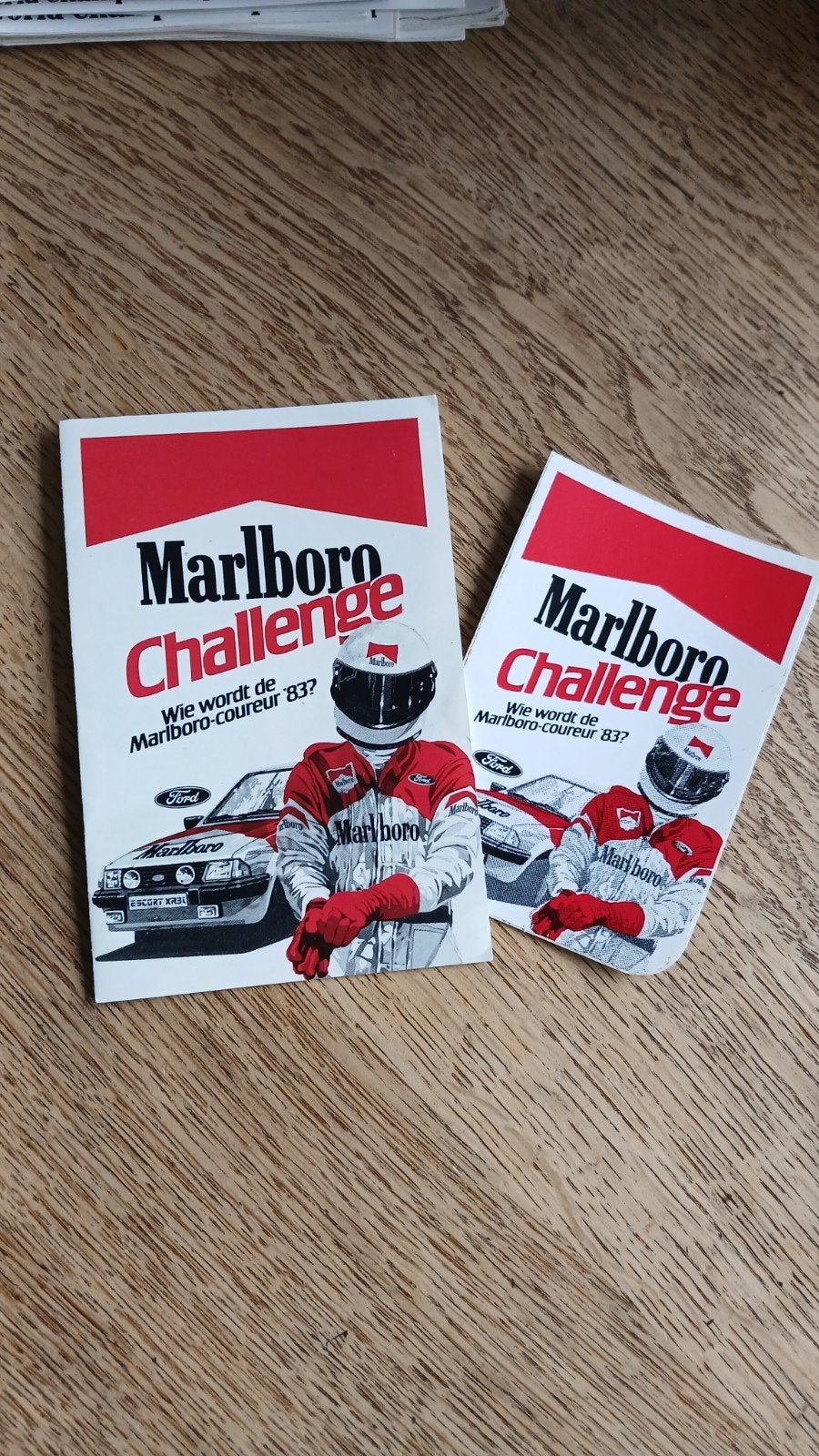 Sticker en boekje folder Marlboro Challenge 1983 Ford Escort, Verzamelen, Stickers, Ophalen of Verzenden, Zo goed als nieuw, Sport