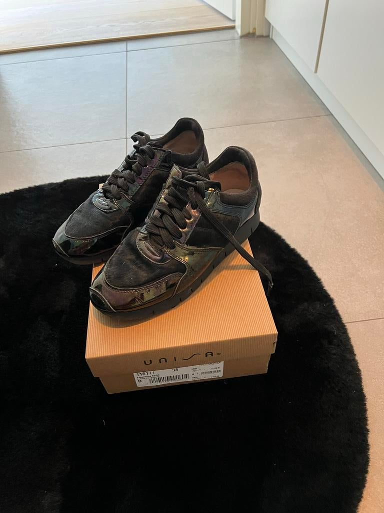 Zgan Unisa gympen mast 37, Kleding | Dames, Schoenen, Ophalen, Zo goed als nieuw, Zwart, Sneakers of Gympen