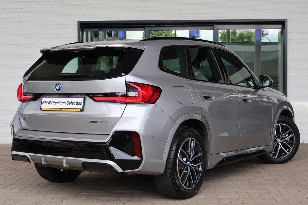 BMW X1 xDrive25e | M Sportpakket | Stoelverwarming | Driving, Auto's, BMW, Stof, Gebruikt, 105 min, Bedrijf
