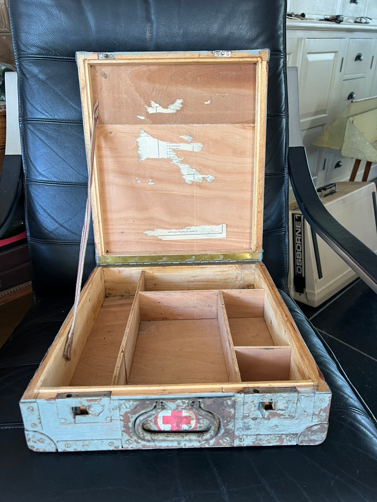 OUDE VERBANDKIST DDR, Ophalen, Gebruikt, Minder dan 50 cm