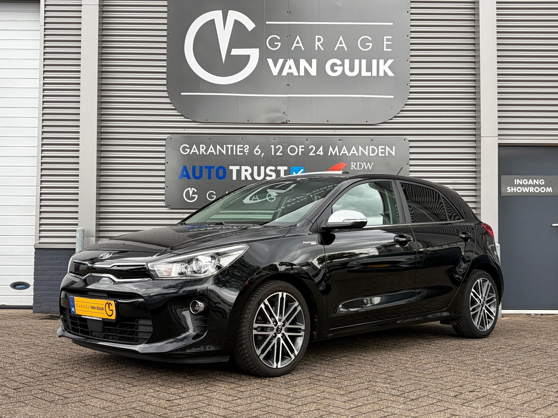 Kia Rio 1.0 TGDI Platinum Edition 120PK Panodak,Navi,Clima,C, 450 kg, Gebruikt, Zwart, Lichtsensor